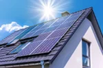 Solar Panel Bifacial vs Solar Roof: Duel Estetika dan Efisiensi di Atap Rumah Modern Indonesia