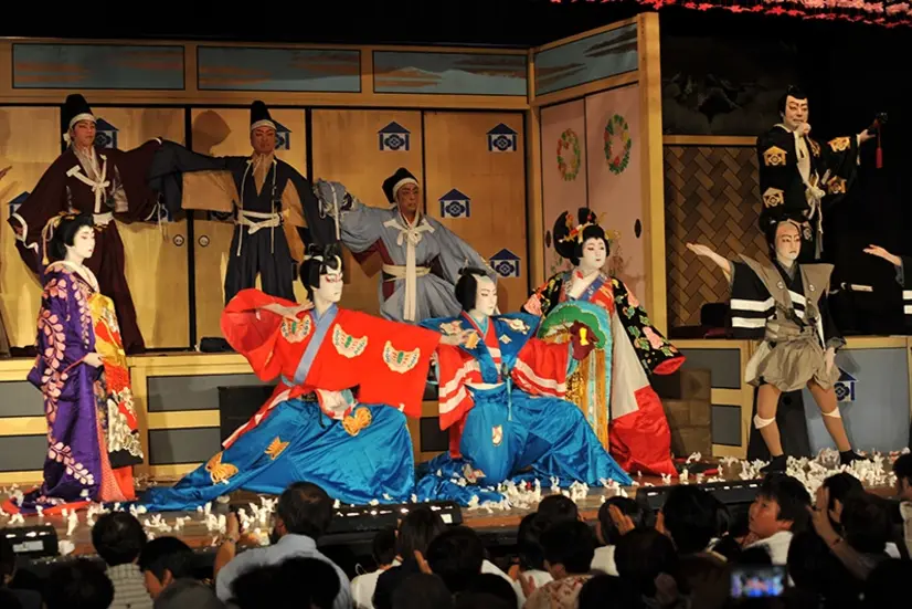 Mengenal Seni Kabuki: Teater Tradisional Jepang yang Unik