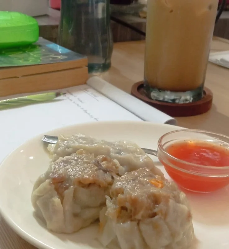 review cafe yang punya cemilan dan minuman enak di Purwokerto 